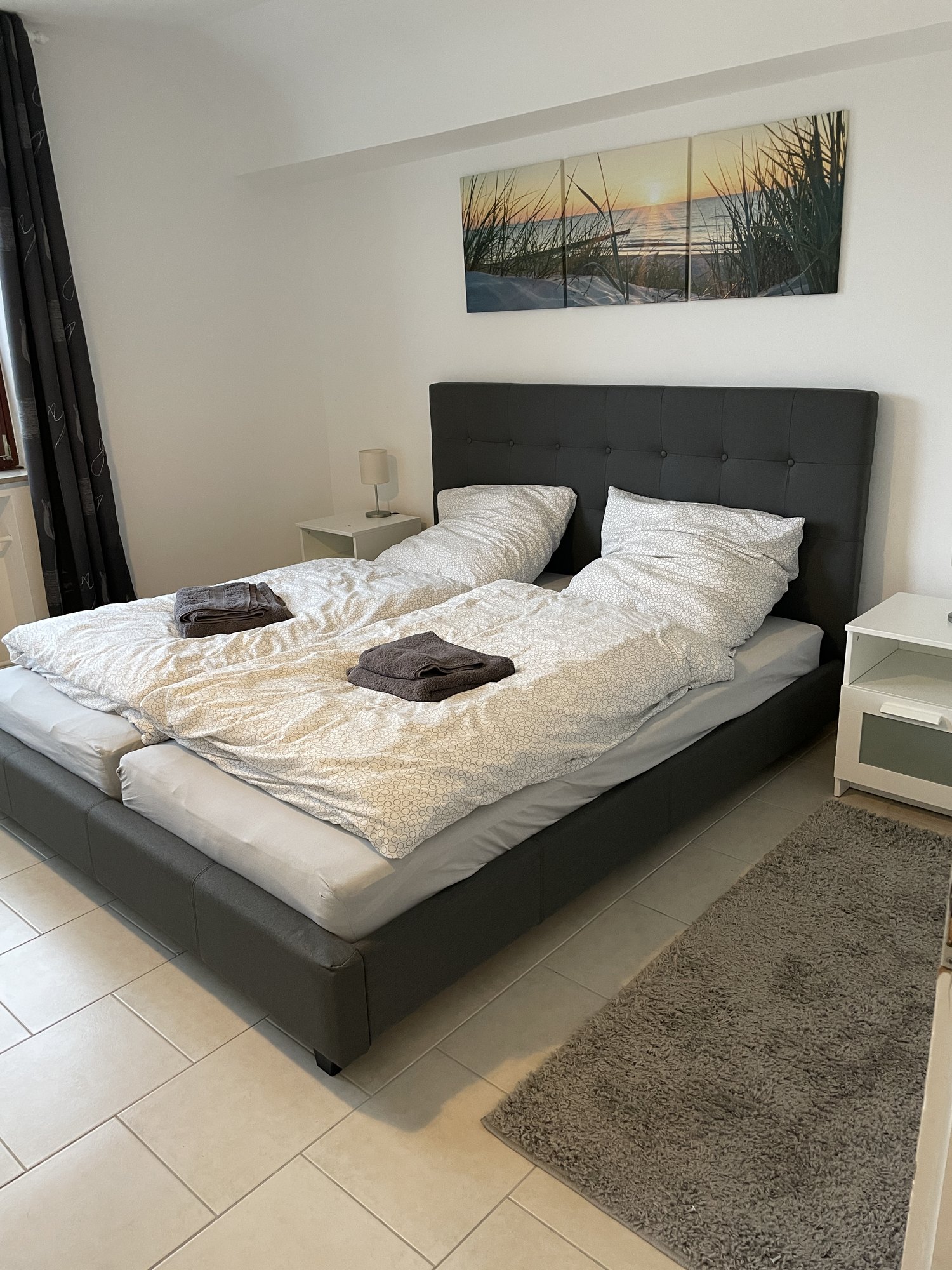 Schlafbereich mit Doppelbett